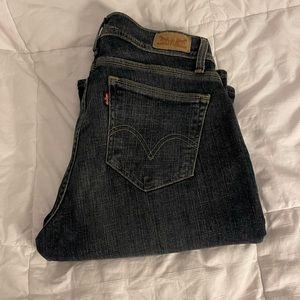 Levi’s 529 curvy bootcut. Size 8 W29xL32. New never worn.